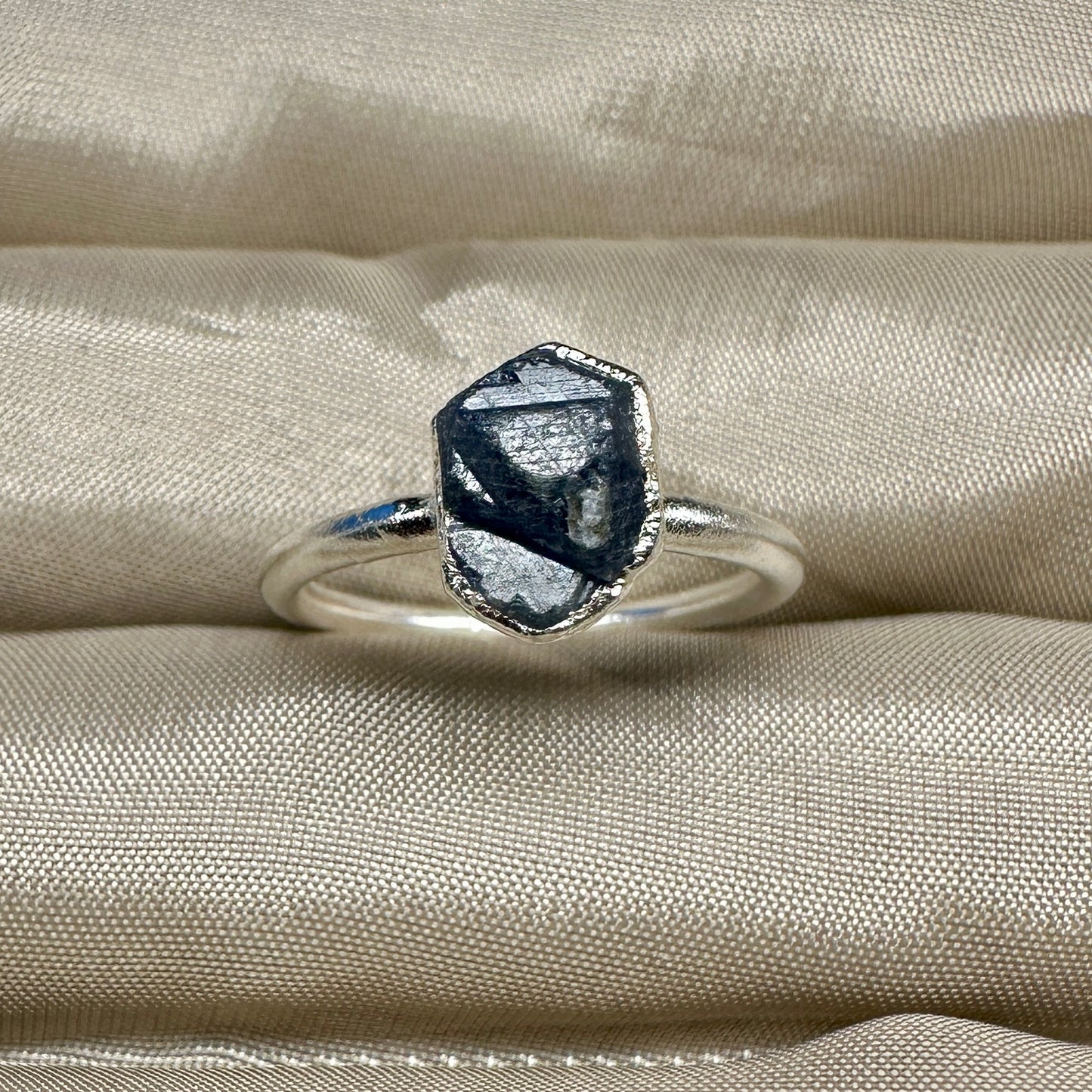 Roher Saphir Ring, Silber, Grösse 49