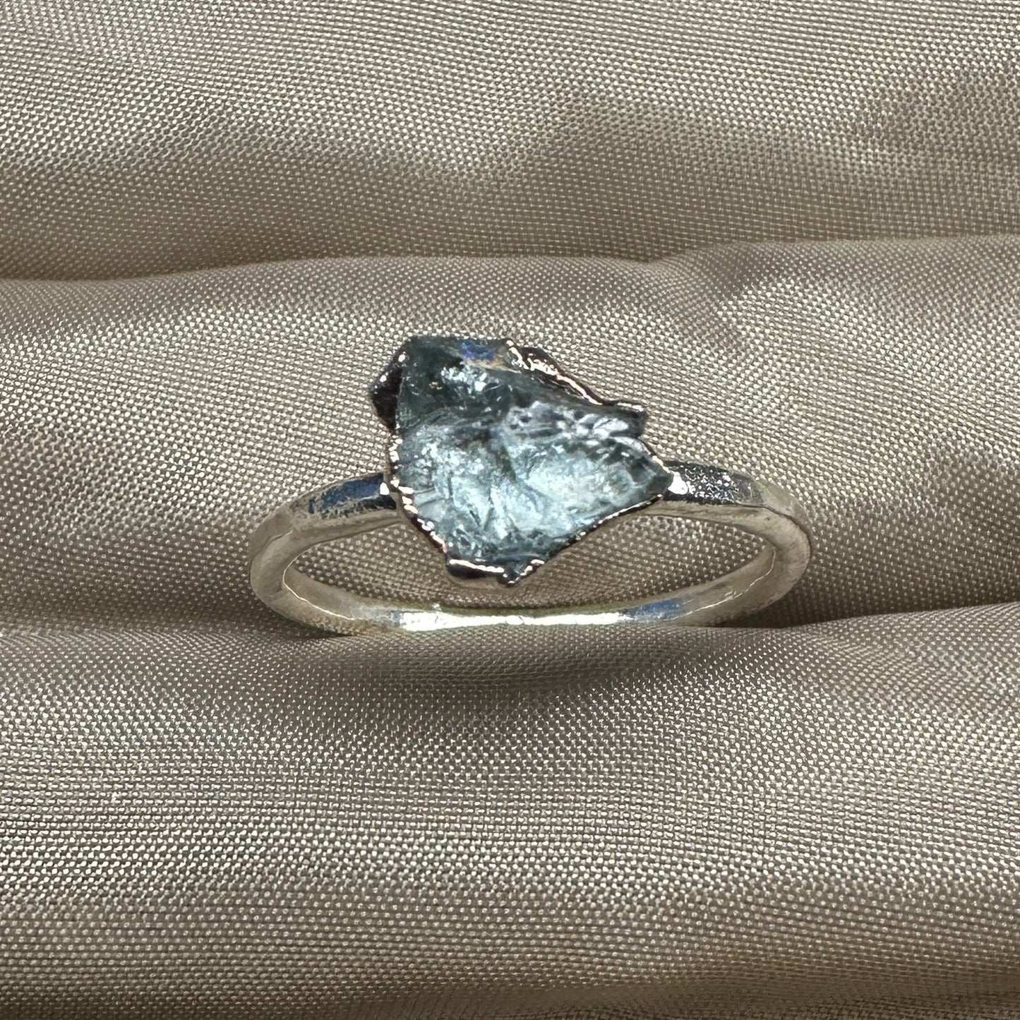 Roher Aquamarin Ring, Silber, Grösse 53.5