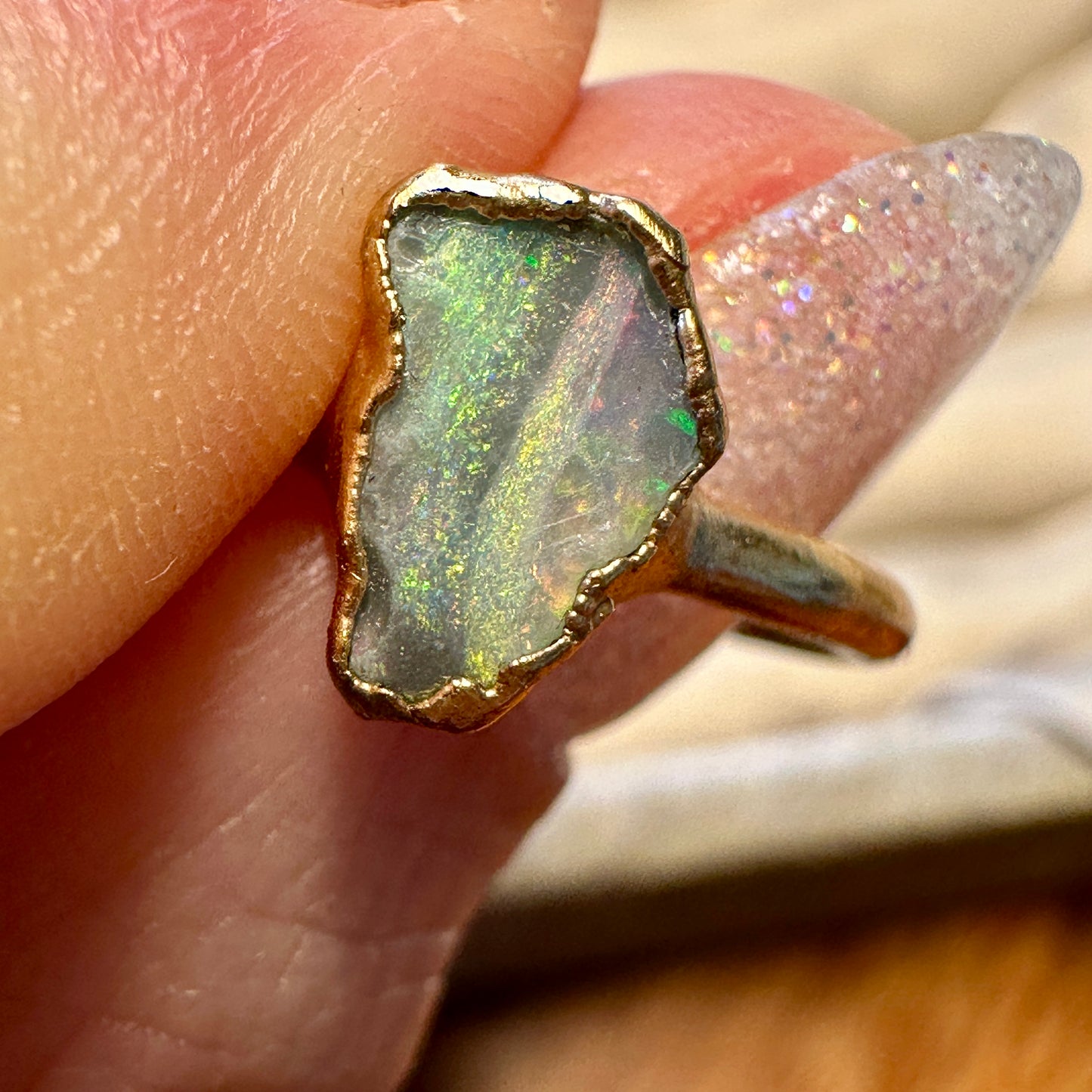 Australischer Opal Ring, Roségold Grösse 52.5