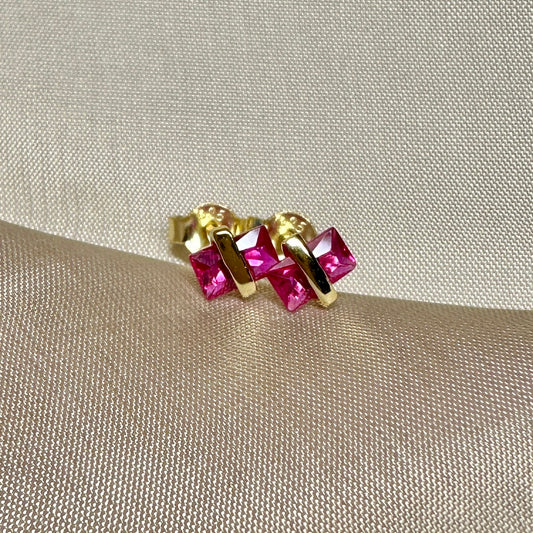 Pink square Ohrstecker in Gold