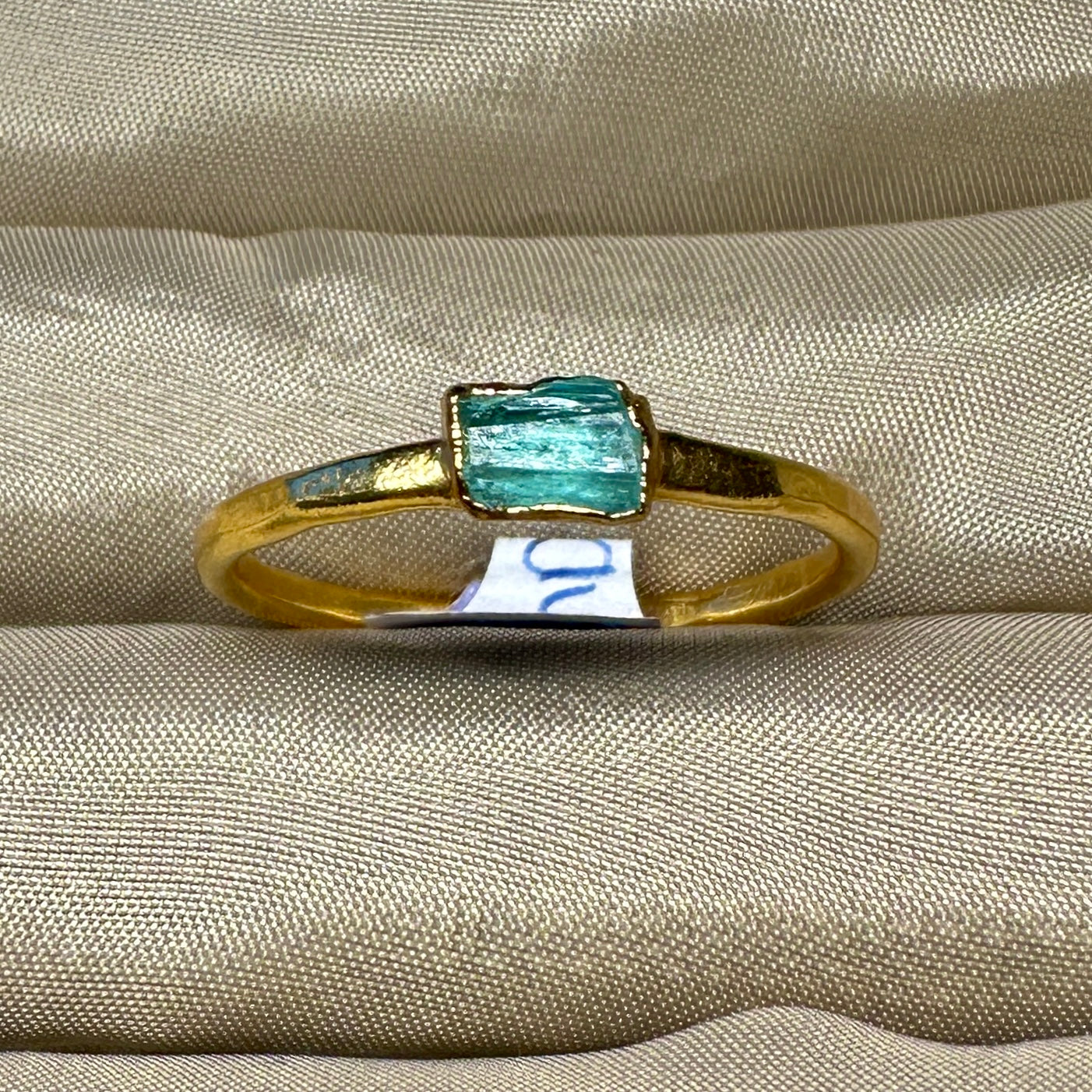 Roher Smaragdkristall Ring, Gold, Grösse 62.5