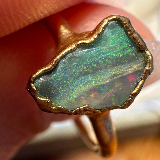 Australischer Opal Ring, Roségold Grösse 52.5